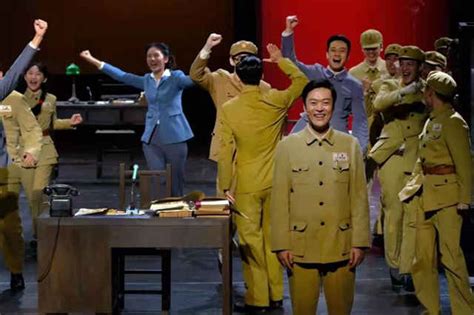 话剧《直播开国大典》揭开“天字号”任务面纱 重现新中国伟大历史时刻-中国国家话剧院