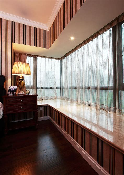 小户型卧室飘窗设计利用效果图-门窗品牌网