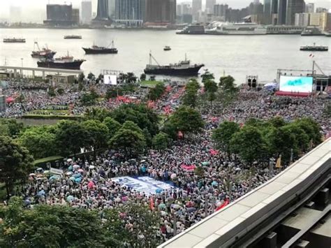 全港各界“守护香港”和平集会正式开始：“反对暴力！香港加油！” - 热点 - 老辰光网 - 老辰光