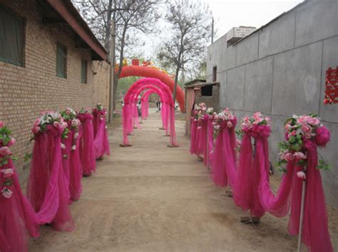 农村婚礼怎么布置 户外婚礼更能DIY出俩人的专属空间__万家热线-安徽门户网站