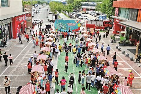 【随手拍】宝安南路西湖酒店，有推车在这摆地摊。 - 随手拍 - 深圳论坛