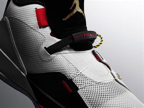 科技感十足！Air Jordan 33 官方图片欣赏 AJ33 球鞋资讯 FLIGHTCLUB中文站|SNEAKER球鞋资讯第一站