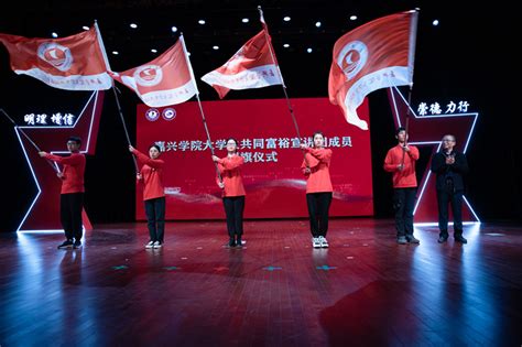 人民论坛网：（刘江宁）共同富裕取得哪些新成效-我和我的祖国共奋进 庆祝新中国成立70周年