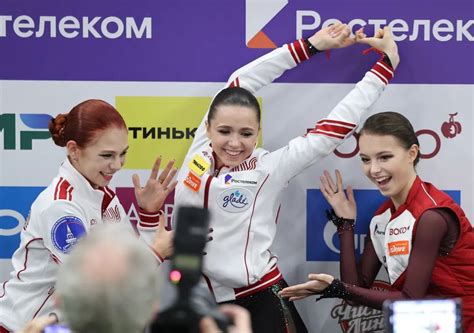 俄罗斯举行空姐选美比赛 参赛者云集令人眼花缭乱！