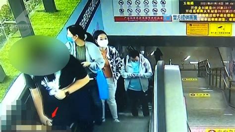 地铁保安被曝强制乘客给外国人让座 涉事公司就保安强制乘客让座致歉(含视频)_手机新浪网
