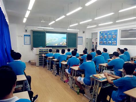 崛起的中国——纪录片《辉煌中国》观后感-上海科技管理学校