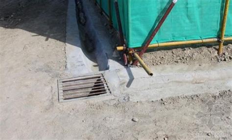 一种带有溢流堰的分流井及包括该分流井的排水系统的制作方法