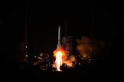 中国成功发射两颗北斗卫星 首次加装全球搜救载荷|双星|北斗导航卫星|搜救_新浪新闻