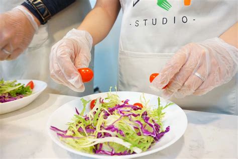 【食课studio轻食沙拉食谱分享：秋葵牛粒沙拉的做法步骤图】食课studio_下厨房