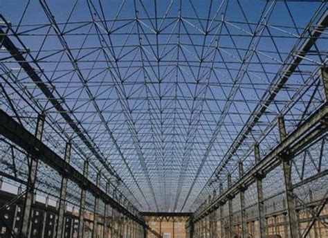 青海钢结构公司介绍钢结构建筑的特点-青海盐海建筑工程有限公司