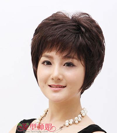 韩式中老年女士短发发型 老年短碎烫发发型(4)_发型师姐