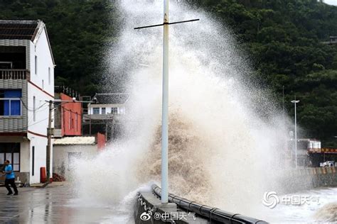 超强台风灿鸿侵袭浙江 沿海掀起10米巨浪(组图)|台风_新浪新闻