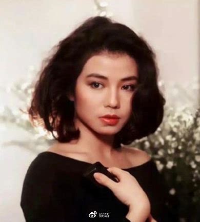 看刘晓庆年轻时候的照片，才明白为啥四婚三离后，男人依旧爱她