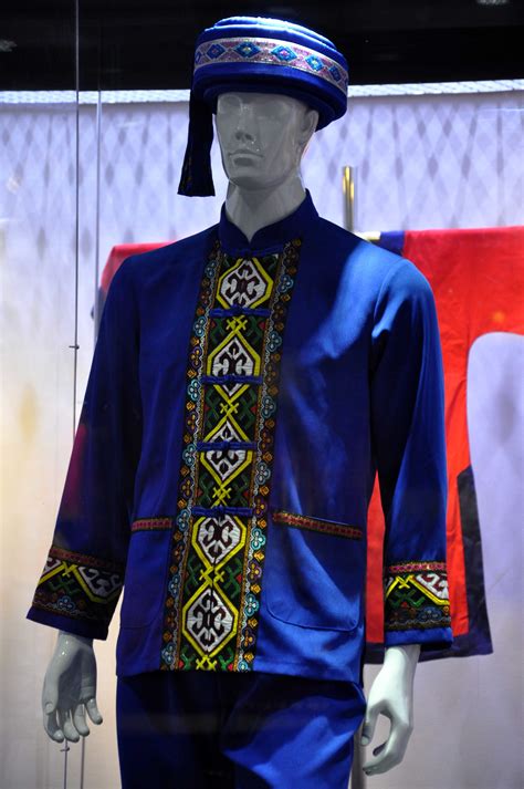 土族服饰图片
