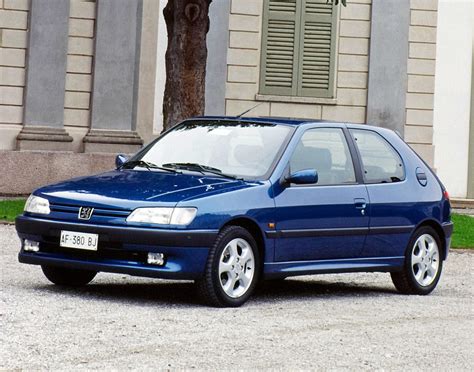 Peugeot 306 1993 - Car Review | Honest John