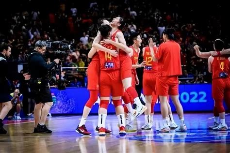 献礼国庆！中国女篮夺得世界杯亚军_中国江苏网