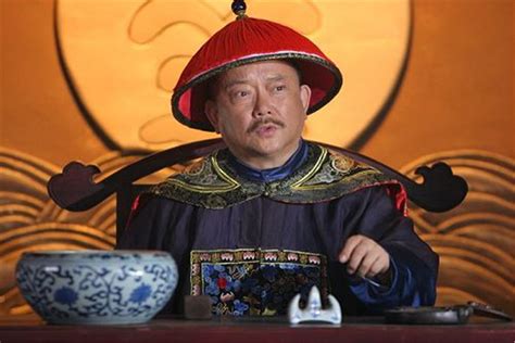 你以为和珅是中国历史第一大贪？其实和珅只是为乾隆背黑锅
