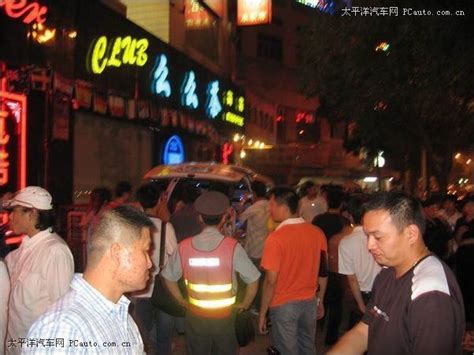 又有陪酒和按摩女被抓！新加坡警方突击近300家按摩院，99人被调查