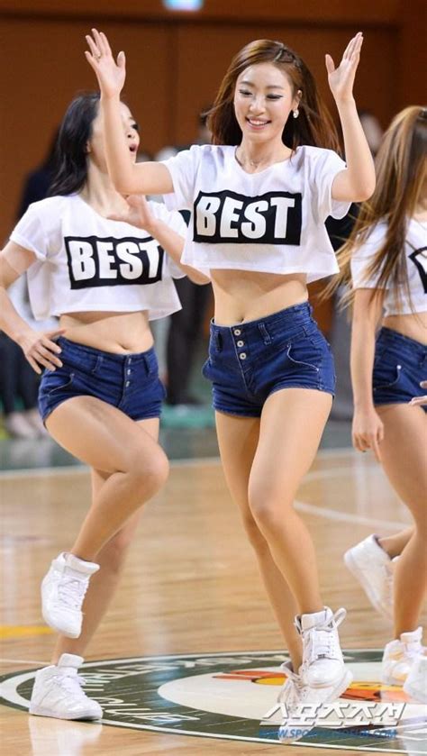 韩国京畿道职业篮球联赛，青春靓丽啦啦队女郎们热舞助阵，引爆现场氛围-新闻资讯-高贝娱乐