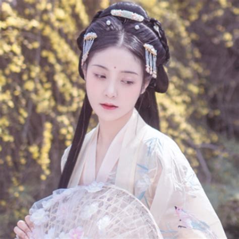 古风黑汉服女生头像图片