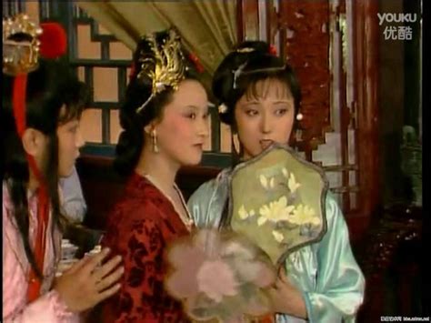 红楼梦：王熙凤的服饰里，藏着她的性格、人品和命运 - 知乎