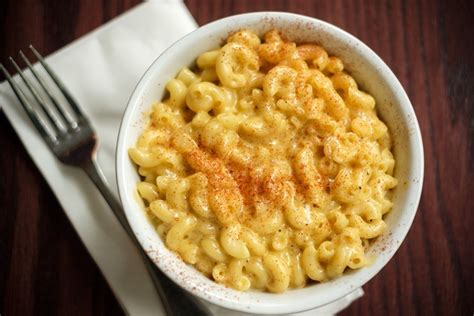Easy Baked Mac and Cheese - Simply Scratch