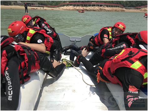 一男子与他人结伴划船捕鱼不慎溺水 乐东消防救援大队连夜打捞