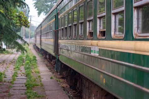 绿皮火车高清图片下载-正版图片500794640-摄图网