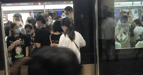 今天早高峰南京地铁10号线一列车突发故障致部分列车延误|地铁|突发|列车_新浪新闻
