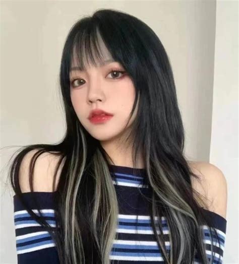 古风穿搭染发图片女生头像