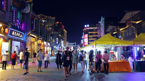 如何评价重庆评选出来的五大夜市街区？ - 知乎