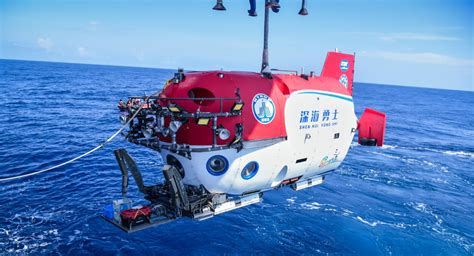 “探索二号”搭载“深海勇士”号返航三亚----中国科学院深海科学与工程研究所