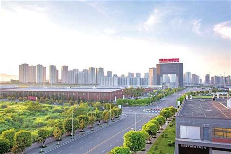 重庆自贸试验区成开放型经济高地：贡献全市超70%的外贸进出口额__凤凰网