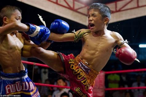 泰拳儿童激烈对抗为夺冠军毫不留情_旅游_环球网