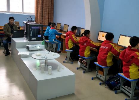 贵州省六盘水市六枝特区第二小学正式挂牌“全国青少年三维创意设计示范校”