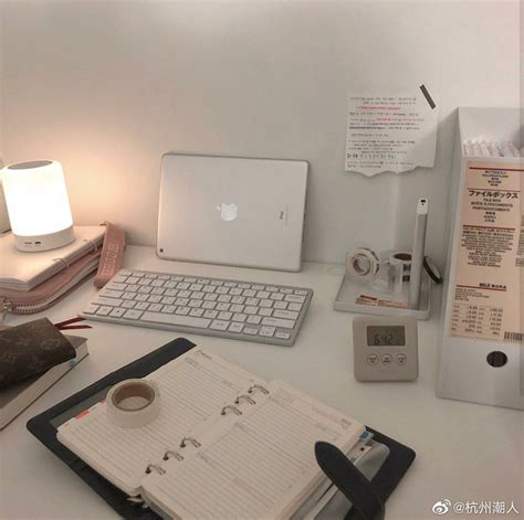 书桌ins风图片