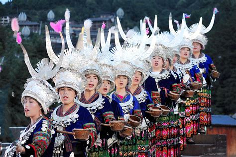 贵州威宁：彝族群众欢度火把节|毕节市|避暑旅游|贵州省_新浪新闻