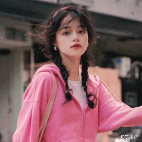 粉色衣服非主流女生头像