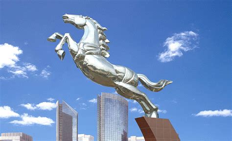 不锈钢雕塑在行业发展中的趋势和保养方式 - 河南古鼎雕塑设计有限公司