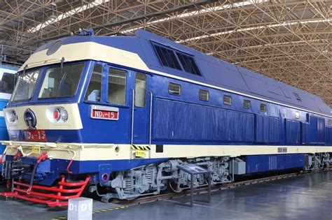 火车司机28年考六本驾照 见证中国火车升级转型_手机新浪网