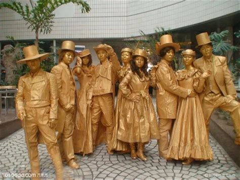 活体雕塑演出图片