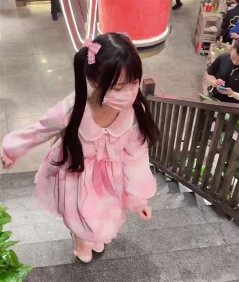 陈萝莉图片