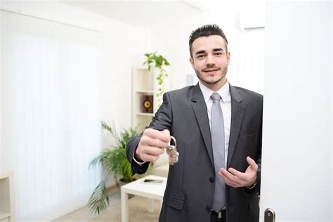 What is the role of a property manager at my new apartment home