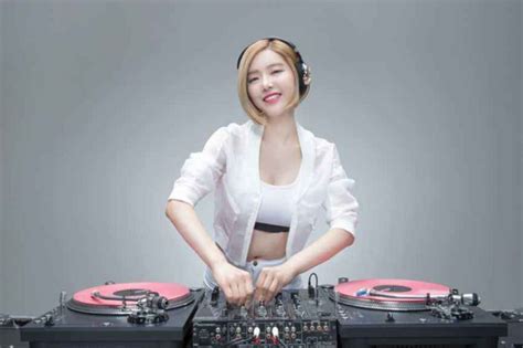 韩国DJ 打碟美女 DJ Soda - 可可DJ音乐网