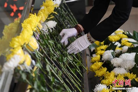 走近佛山顺德殡葬从业人员 最后的化妆让遗体更有尊严 - 中国殡葬协会官方网站
