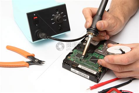 修理电子设备维修技术工作钎焊服务芯片电路焊接高清图片下载-正版图片320205916-摄图网