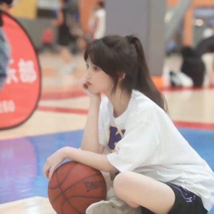 非主流美女打球头像