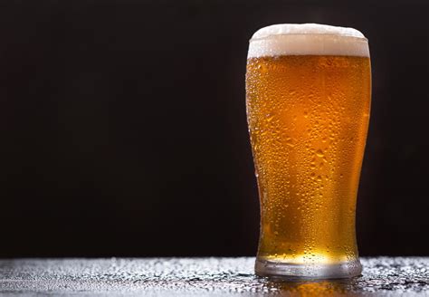 一杯酒图片