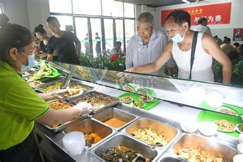 安徽安庆：倡导使用公勺公筷 养成文明用餐习惯-人民图片网