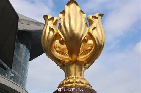 金色香港紫荆花雕塑图片免费下载_红动中国